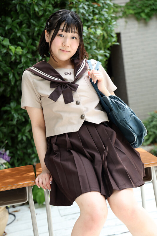 姫乃胡桃の制服コスプレ