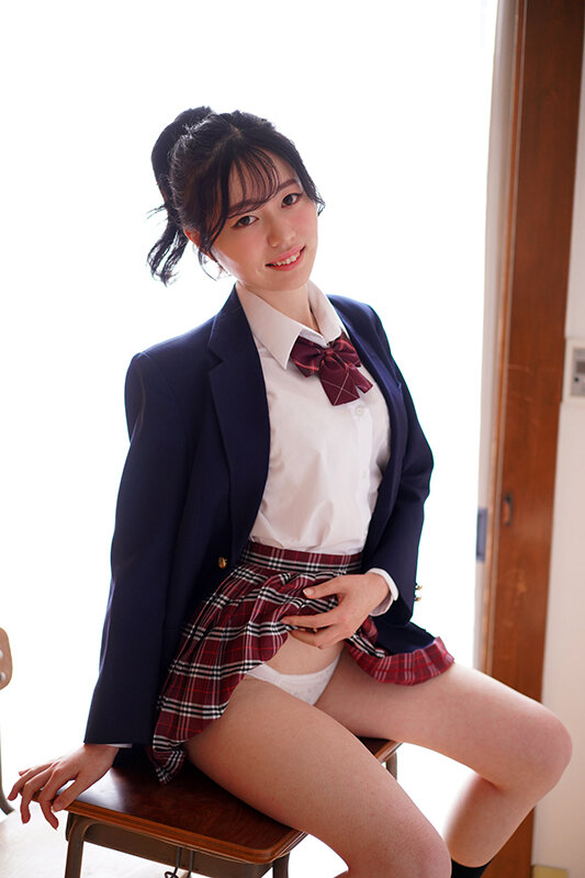 松田かれんの制服コスプレ