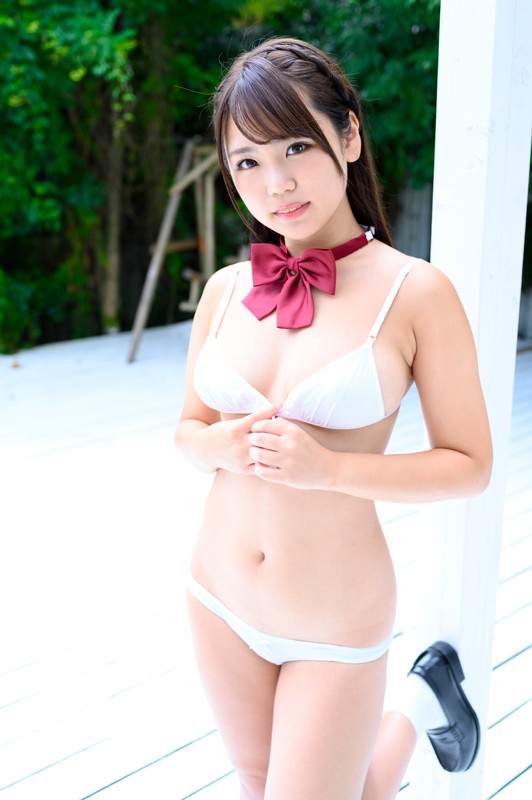 かじわらとりむの乳首透け巨乳マイクロビキニ