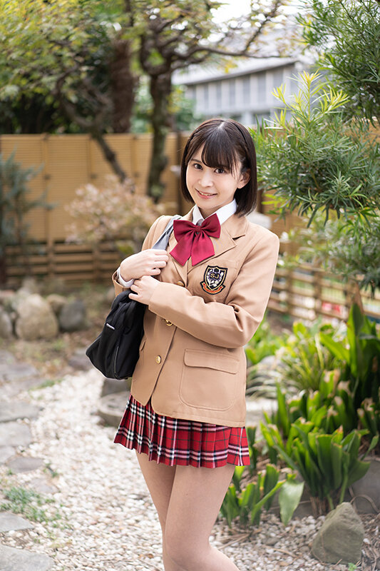 成瀬りおの制服コスプレ