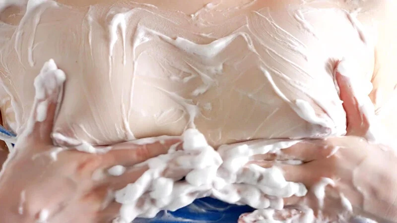 野口絢音の乳首透け美乳スク水